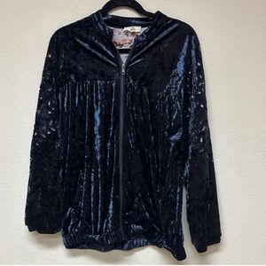 ENTRO 💙 Blue & Black Velvet Bomber Jacket with Floral Eyelet Sleeves 💠 NWT